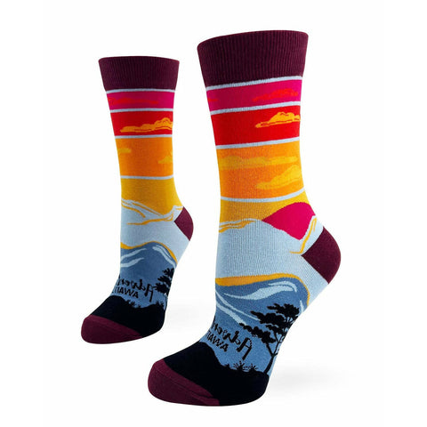 Adventure Awaits Women's Crew Socks